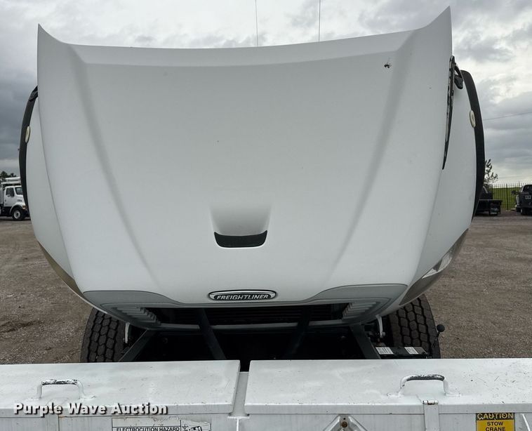 image for item EG5781 2010 Freightliner Business Class M2 crane truck