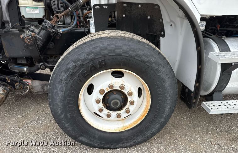 image for item EG5781 2010 Freightliner Business Class M2 crane truck