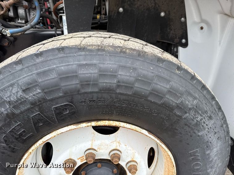 image for item EG5781 2010 Freightliner Business Class M2 crane truck