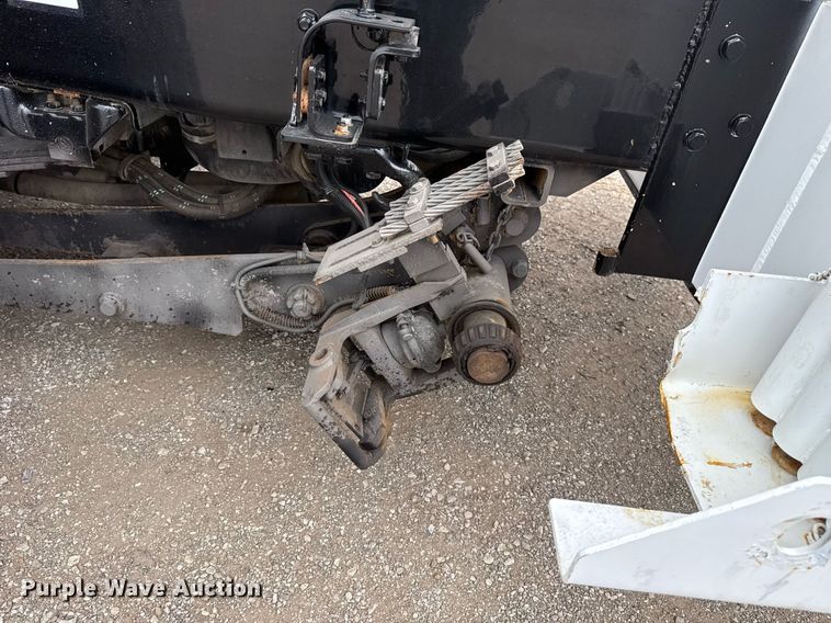 image for item EG5781 2010 Freightliner Business Class M2 crane truck