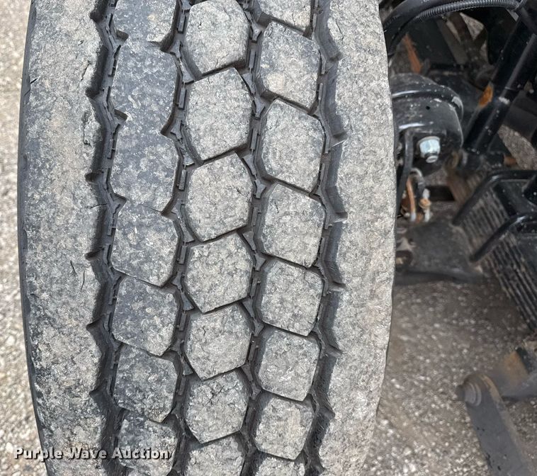 image for item EG5781 2010 Freightliner Business Class M2 crane truck