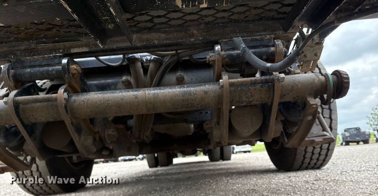 image for item EG5781 2010 Freightliner Business Class M2 crane truck