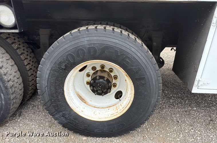 image for item EG5781 2010 Freightliner Business Class M2 crane truck