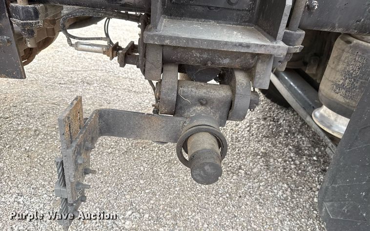 image for item EG5781 2010 Freightliner Business Class M2 crane truck