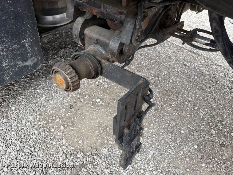 image for item EG5781 2010 Freightliner Business Class M2 crane truck