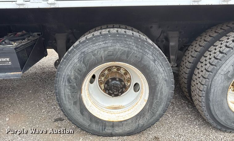 image for item EG5781 2010 Freightliner Business Class M2 crane truck