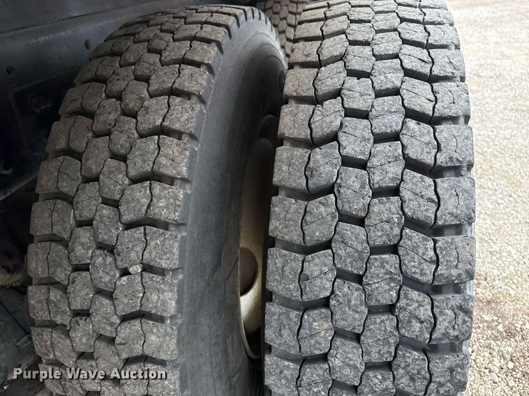 image for item EG5781 2010 Freightliner Business Class M2 crane truck