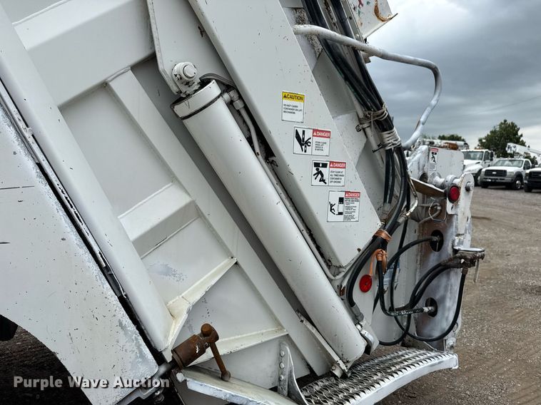 image for item EG5792 2014 Freightliner M2 refuse truck