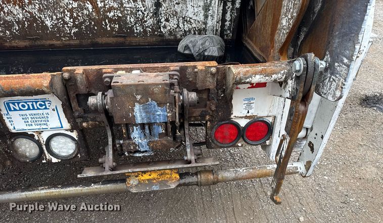 image for item EG5792 2014 Freightliner M2 refuse truck