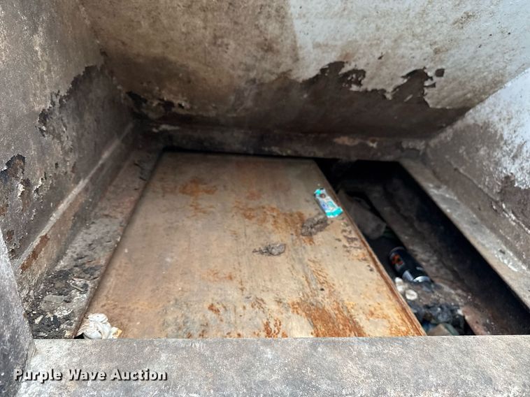 image for item EG5792 2014 Freightliner M2 refuse truck