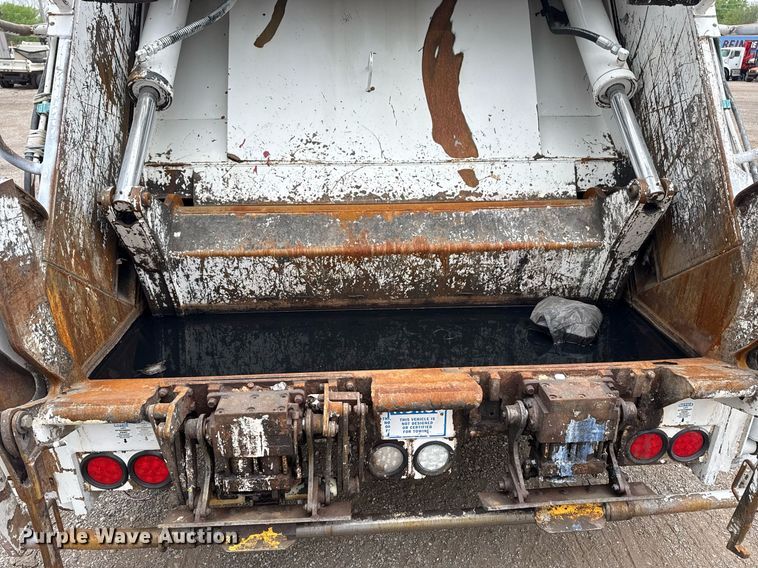 image for item EG5792 2014 Freightliner M2 refuse truck