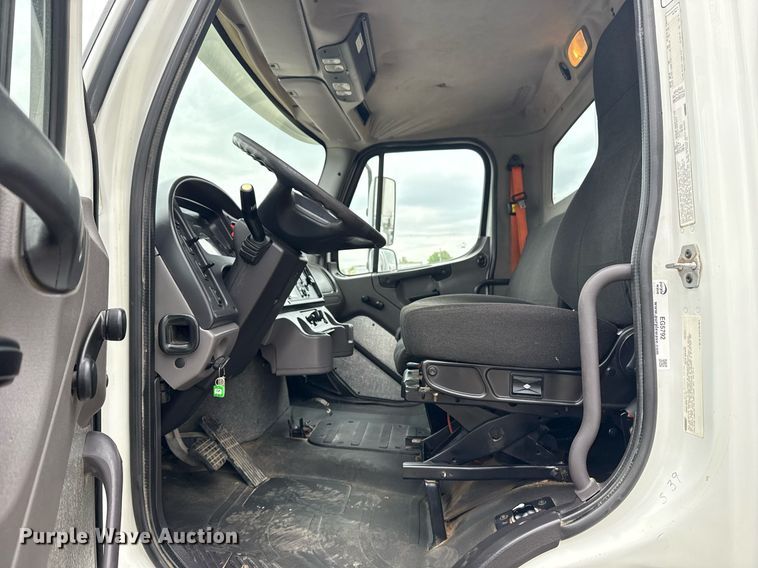 image for item EG5792 2014 Freightliner M2 refuse truck