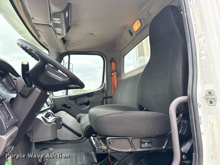 image for item EG5792 2014 Freightliner M2 refuse truck