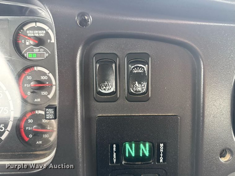 image for item EG5792 2014 Freightliner M2 refuse truck