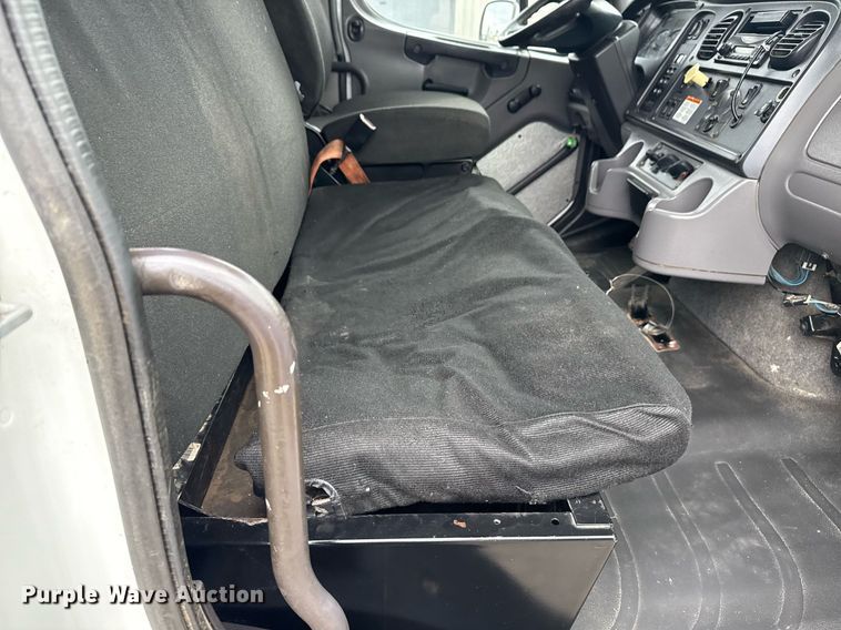 image for item EG5792 2014 Freightliner M2 refuse truck