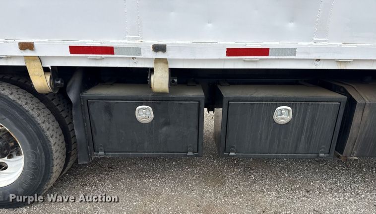 image for item EG5795 2010 Freightliner Business Class M2 crane truck