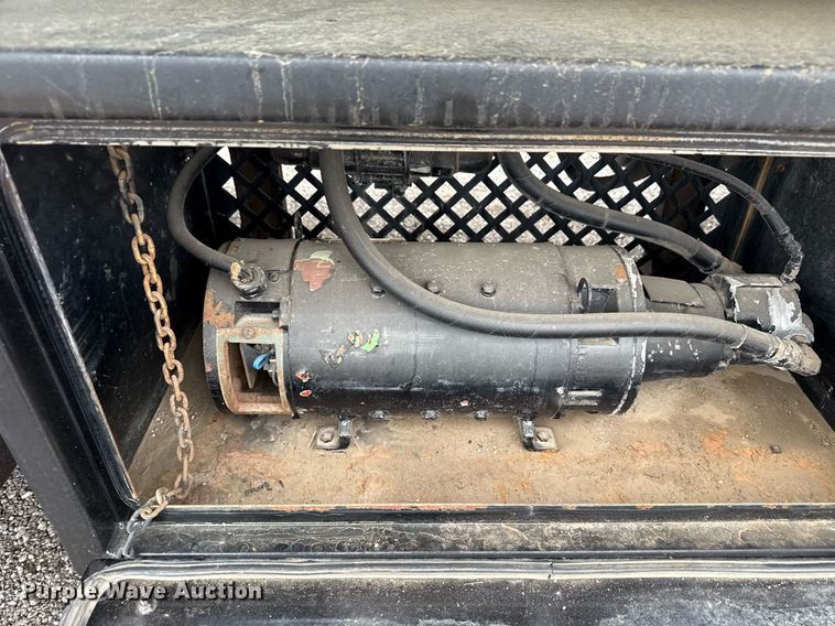 image for item EG5795 2010 Freightliner Business Class M2 crane truck