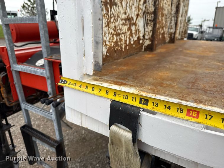 image for item EG5795 2010 Freightliner Business Class M2 crane truck