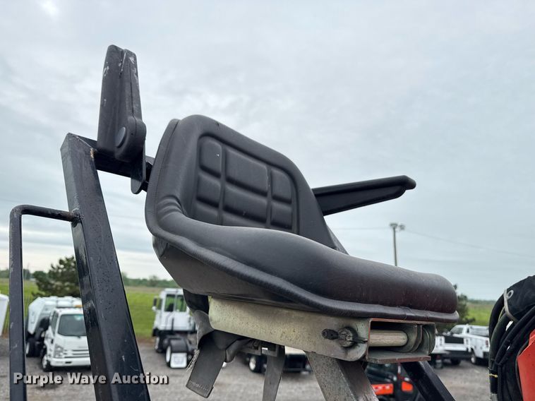 image for item EG5795 2010 Freightliner Business Class M2 crane truck