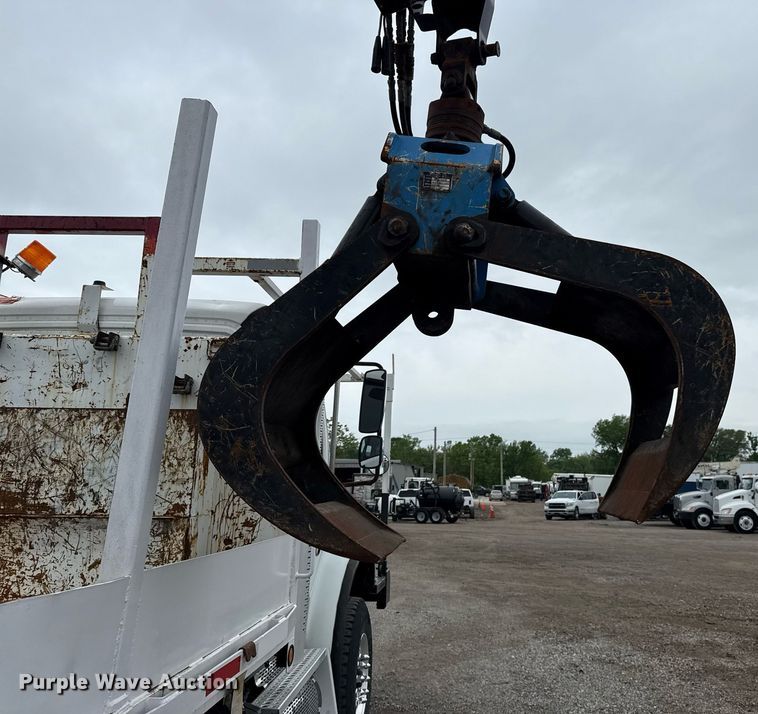 image for item EG5795 2010 Freightliner Business Class M2 crane truck