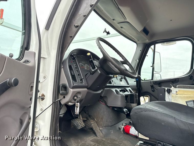 image for item EG5795 2010 Freightliner Business Class M2 crane truck