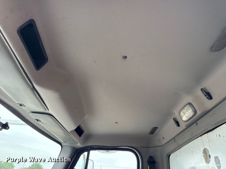 image for item EG5795 2010 Freightliner Business Class M2 crane truck