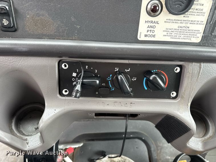 image for item EG5795 2010 Freightliner Business Class M2 crane truck