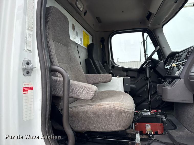 image for item EG5795 2010 Freightliner Business Class M2 crane truck