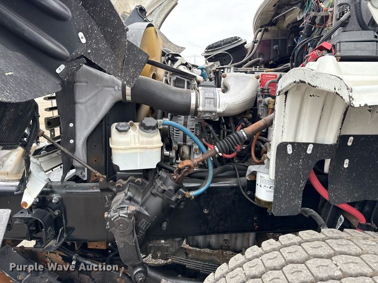 image for item EG5795 2010 Freightliner Business Class M2 crane truck