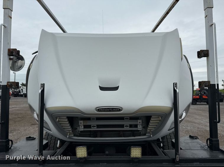 image for item EG5795 2010 Freightliner Business Class M2 crane truck