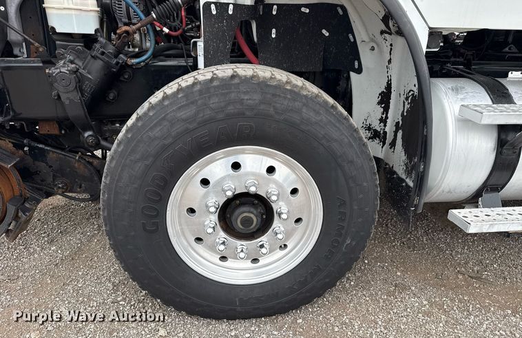 image for item EG5795 2010 Freightliner Business Class M2 crane truck