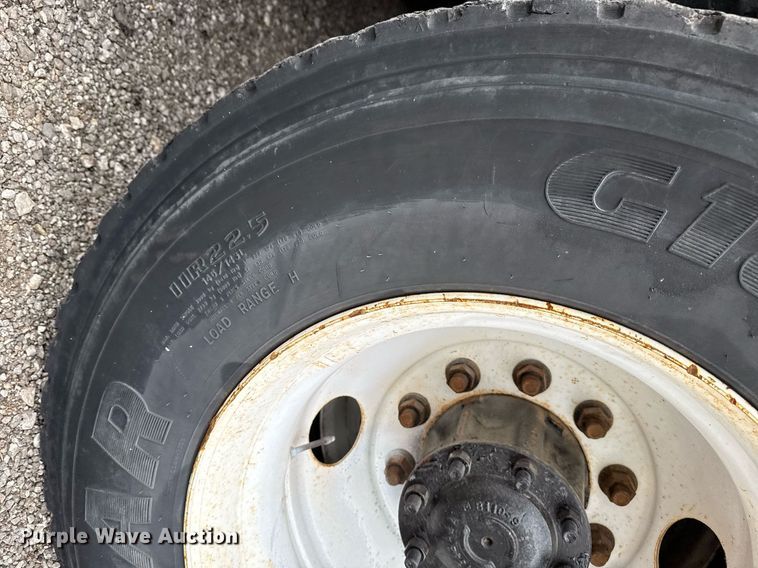 image for item EG5795 2010 Freightliner Business Class M2 crane truck