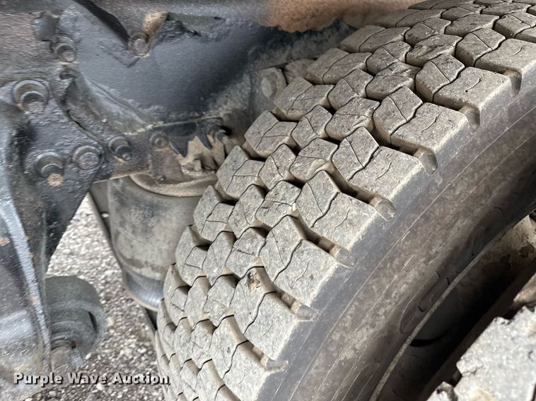 image for item EG5795 2010 Freightliner Business Class M2 crane truck