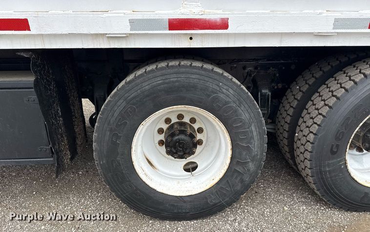 image for item EG5795 2010 Freightliner Business Class M2 crane truck