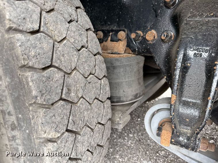 image for item EG5795 2010 Freightliner Business Class M2 crane truck