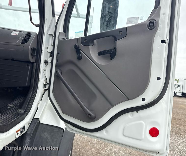 image for item EG5797 2013 Freightliner 114SD Crew Cab crane truck