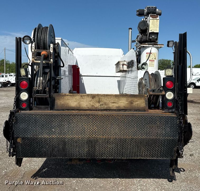 image for item EG5812 2007 Freightliner Business Class M2 Ext. Cab utility / service truck