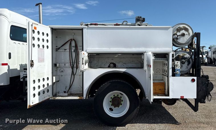 image for item EG5812 2007 Freightliner Business Class M2 Ext. Cab utility / service truck