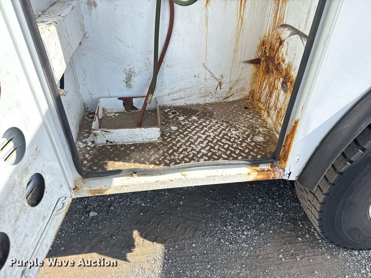 image for item EG5812 2007 Freightliner Business Class M2 Ext. Cab utility / service truck