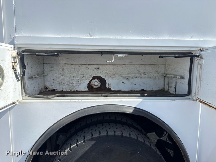 image for item EG5812 2007 Freightliner Business Class M2 Ext. Cab utility / service truck