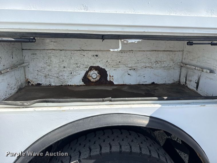 image for item EG5812 2007 Freightliner Business Class M2 Ext. Cab utility / service truck