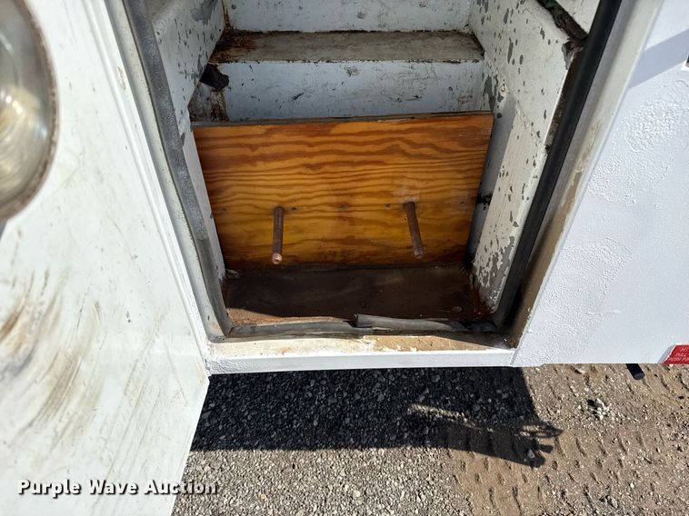 image for item EG5812 2007 Freightliner Business Class M2 Ext. Cab utility / service truck