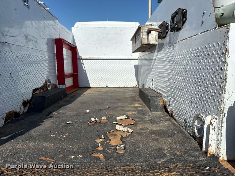 image for item EG5812 2007 Freightliner Business Class M2 Ext. Cab utility / service truck