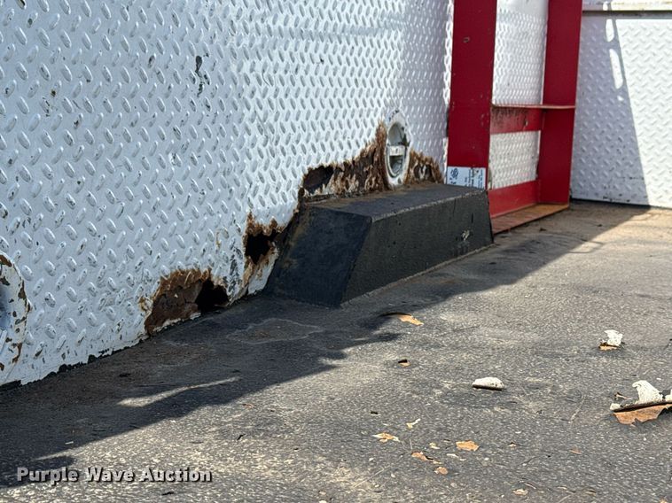 image for item EG5812 2007 Freightliner Business Class M2 Ext. Cab utility / service truck