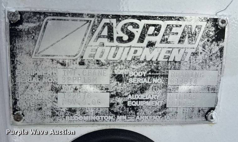 image for item EG5812 2007 Freightliner Business Class M2 Ext. Cab utility / service truck