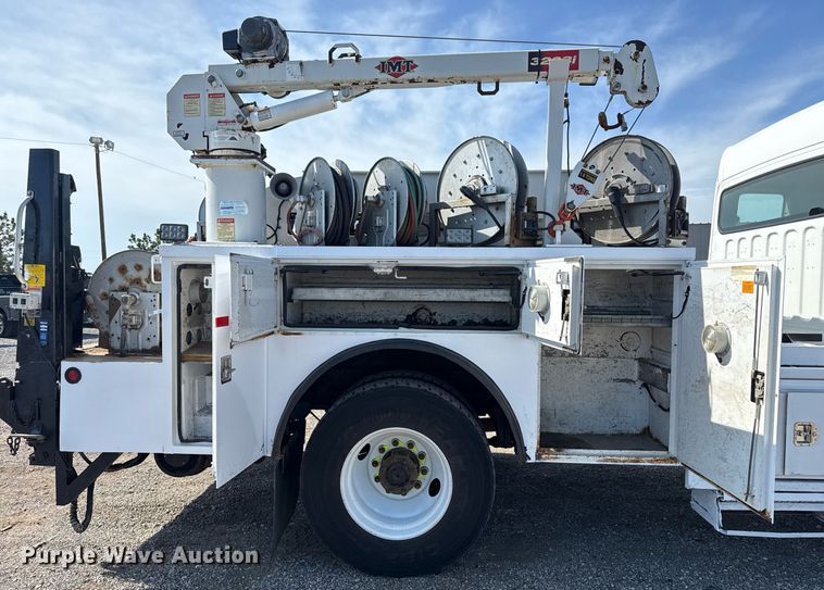 image for item EG5812 2007 Freightliner Business Class M2 Ext. Cab utility / service truck