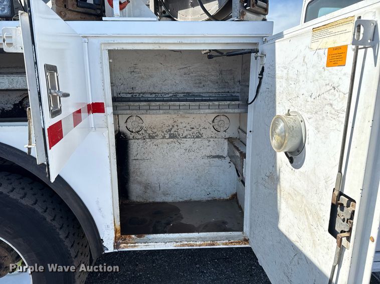 image for item EG5812 2007 Freightliner Business Class M2 Ext. Cab utility / service truck