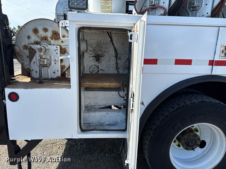 image for item EG5812 2007 Freightliner Business Class M2 Ext. Cab utility / service truck