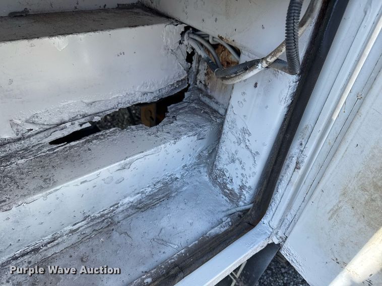 image for item EG5812 2007 Freightliner Business Class M2 Ext. Cab utility / service truck