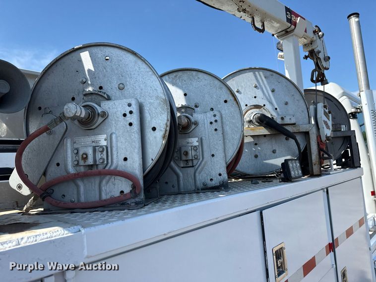 image for item EG5812 2007 Freightliner Business Class M2 Ext. Cab utility / service truck